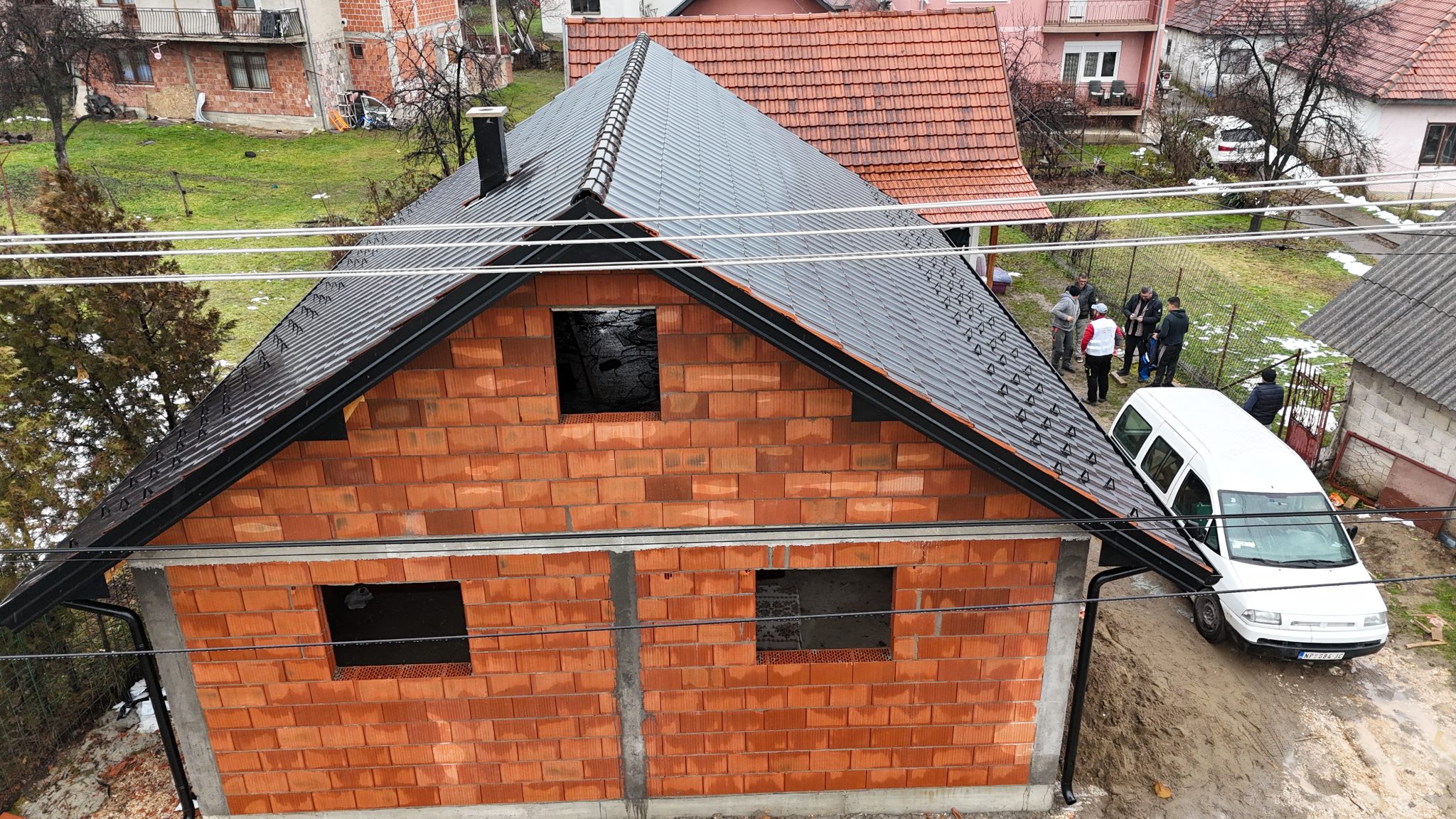 Hasene pomaže porodici u Novom Pazaru: Završena izgradnja nove kuće /VIDEO/